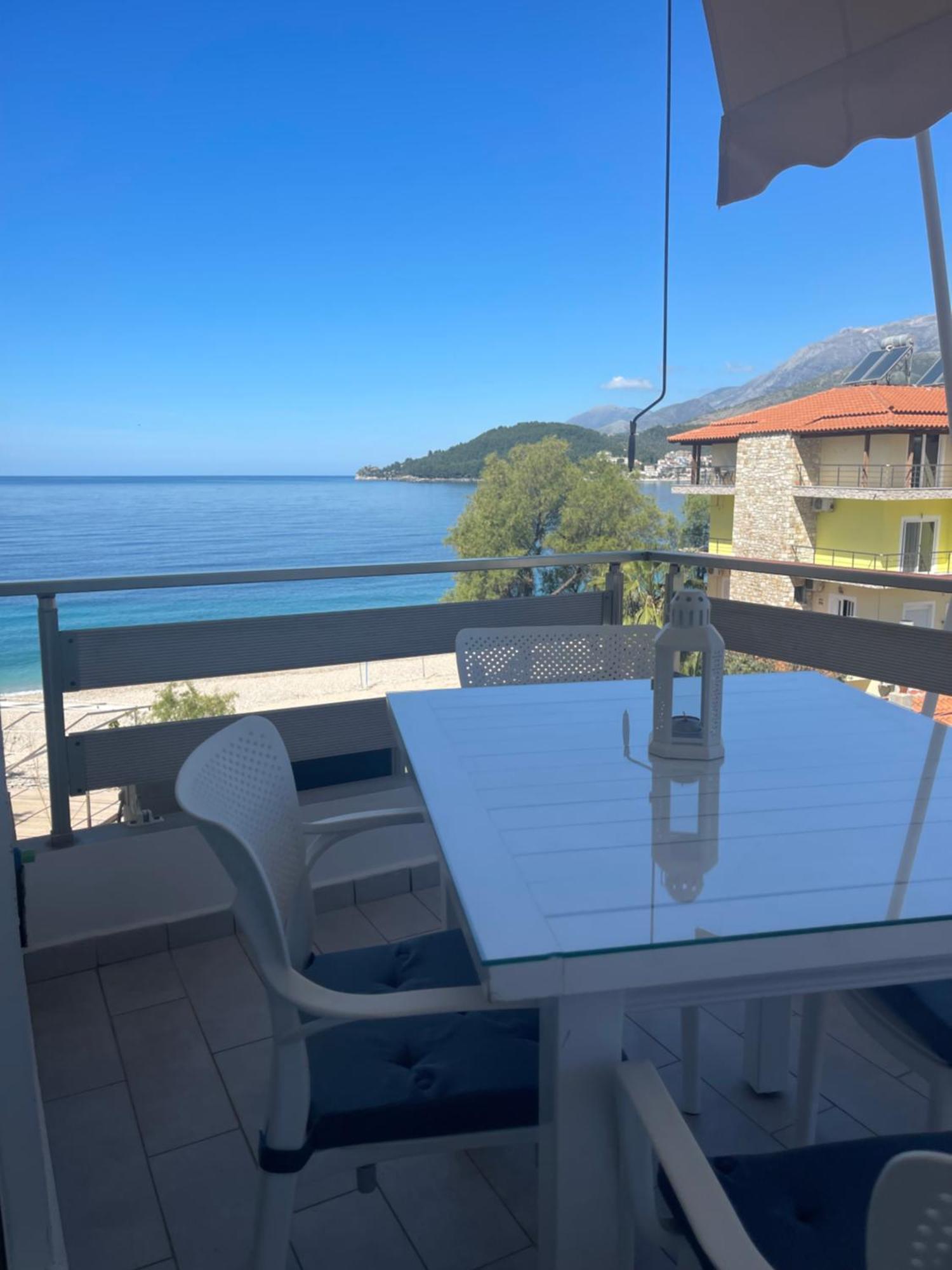 George Apartamento Himare