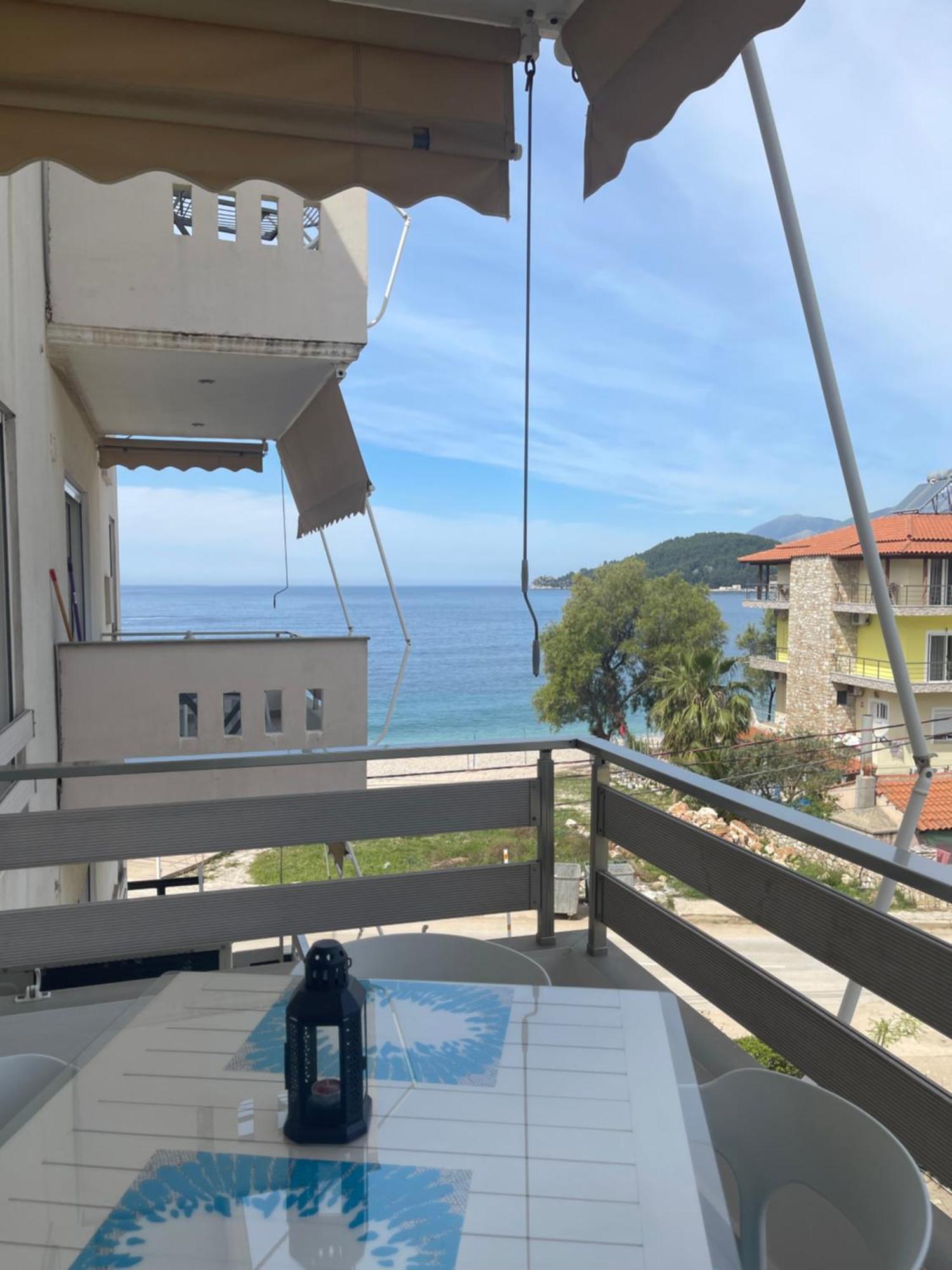 George Apartamento Himare